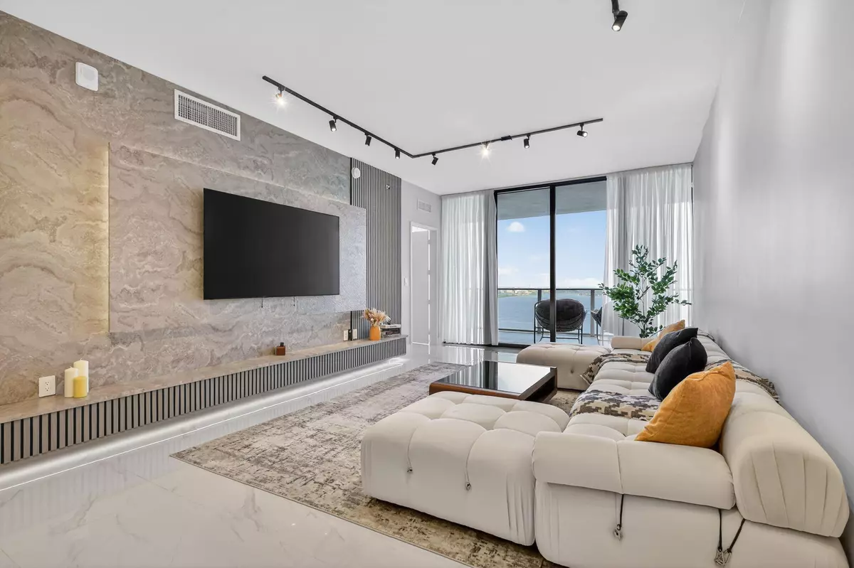 Miami, FL 33137,700 NE 23rd ST 3206