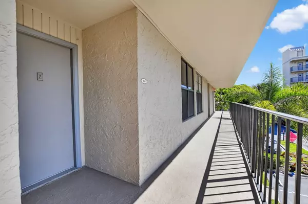 Boca Raton, FL 33432,11 Royal Palm WAY 304