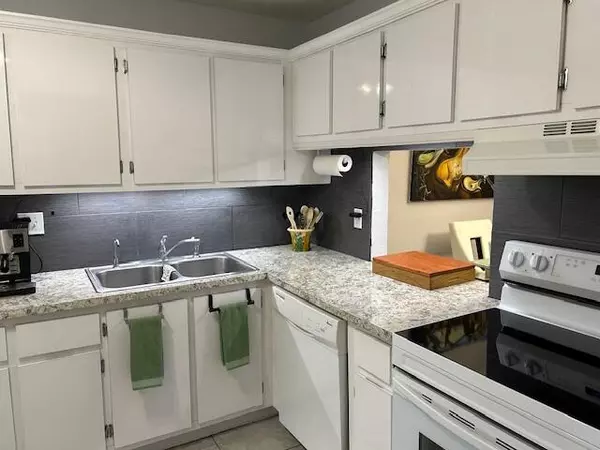 West Palm Beach, FL 33411,417 Lake Evelyn DR