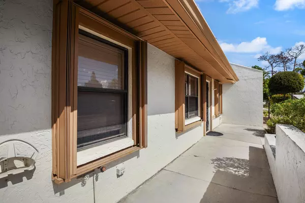 Greenacres, FL 33463,6113 Fairfield CIR