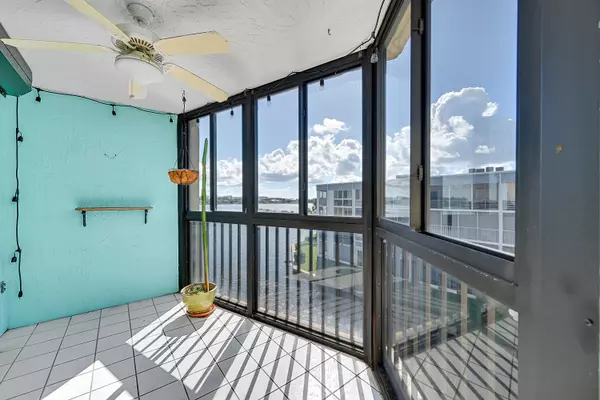 Lantana, FL 33462,896 N Federal HWY 431