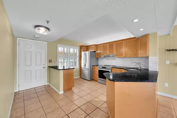 Lantana, FL 33462,896 N Federal HWY 431