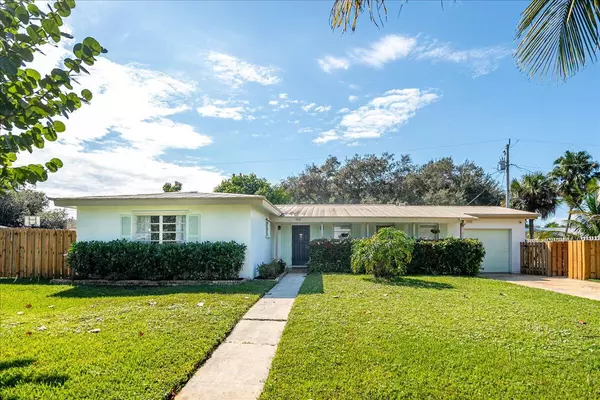 Vero Beach, FL 32962,463 SE 22nd ST