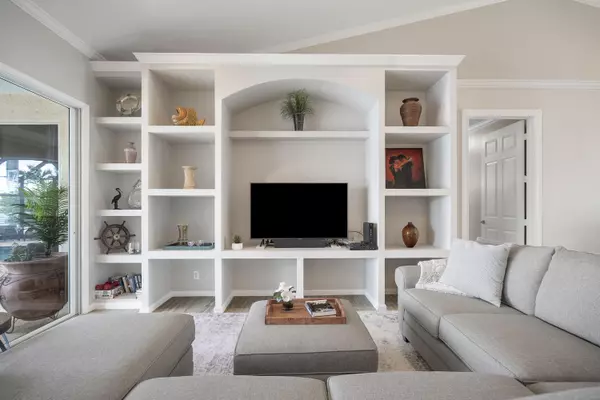 Port Saint Lucie, FL 34953,372 SW Quiet Woods