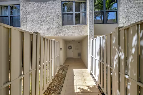 Highland Beach, FL 33487,4744 S Ocean BLVD C-112