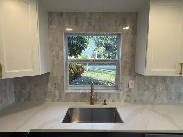 West Palm Beach, FL 33417,13 Northampton A A