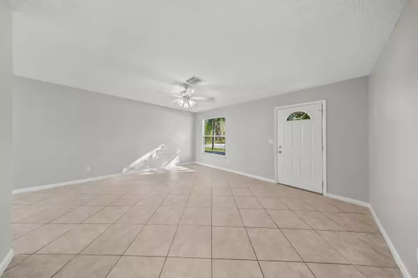 Port Saint Lucie, FL 34983,762 NE Lanfair ST
