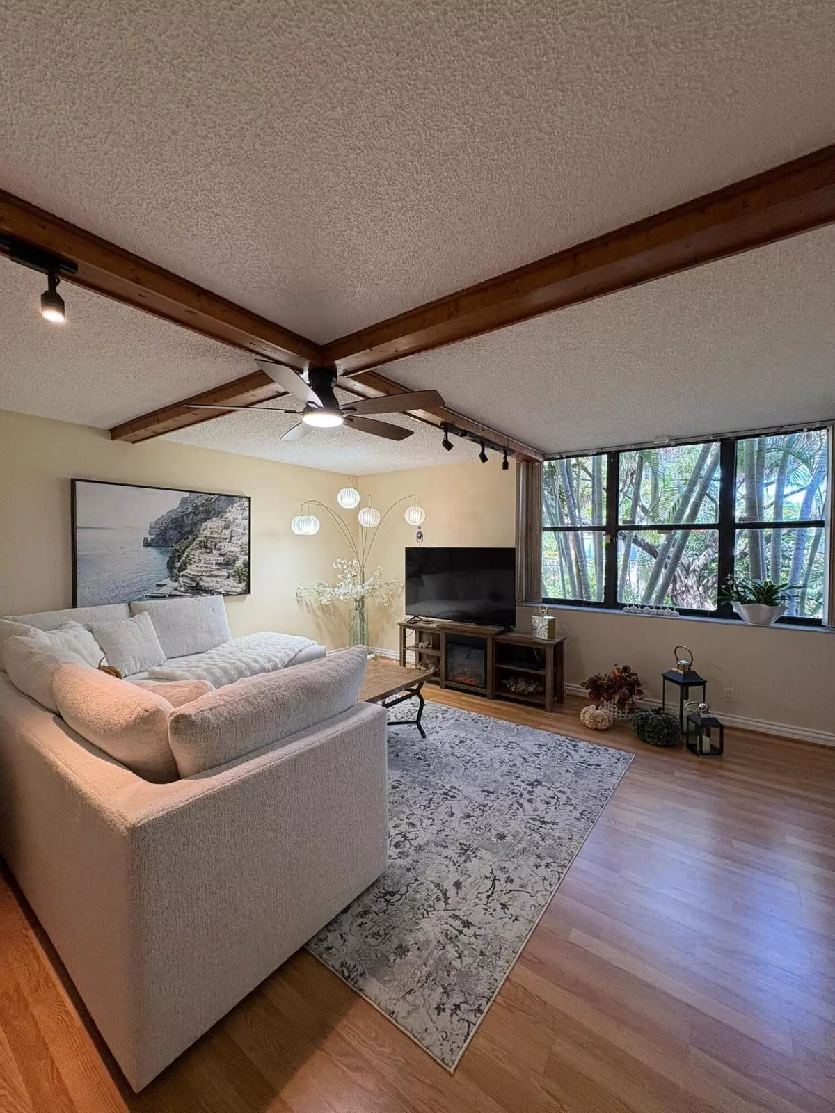 Aventura, FL 33180,20401 NE 30th AVE 116-8