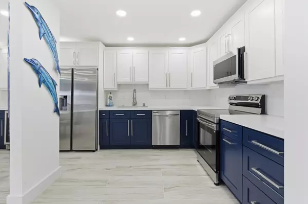 South Palm Beach, FL 33480,3520 S Ocean BLVD H502