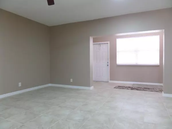 West Palm Beach, FL 33403,8618 Crater TER