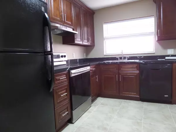 West Palm Beach, FL 33403,8618 Crater TER