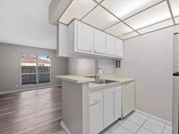 West Palm Beach, FL 33401,1500 N Congress Ave A-120