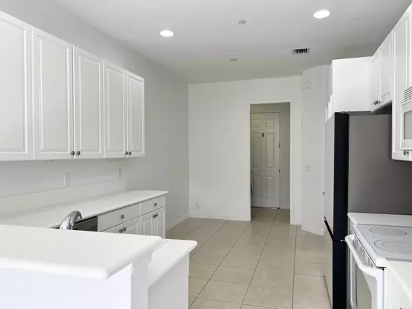 Boynton Beach, FL 33426,44 Lancaster RD