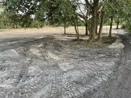 Okeechobee, FL 34972,18516 NW 262nd ST