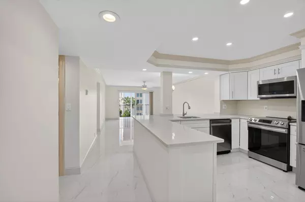 Delray Beach, FL 33446,14375 Strathmore LN 305