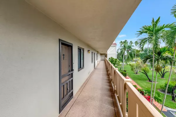 Delray Beach, FL 33446,14375 Strathmore LN 305