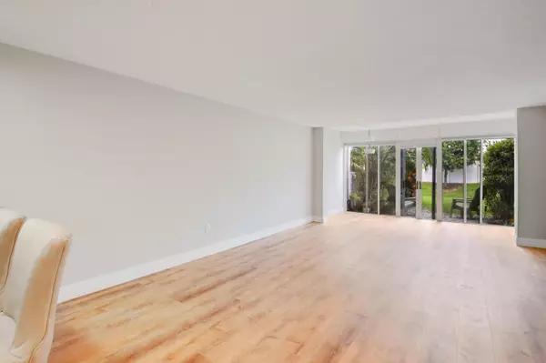 Lake Worth, FL 33467,4242 Deste CT 101