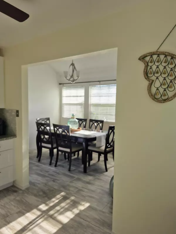 Vero Beach, FL 32966,1975 Westminster CIR 4