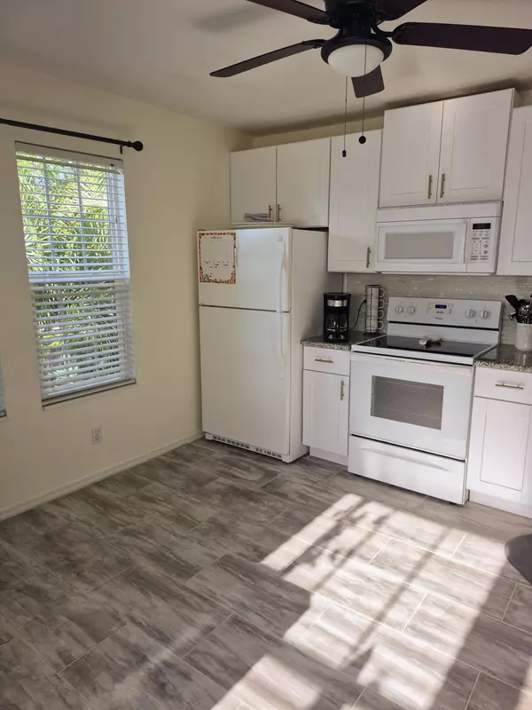 Vero Beach, FL 32966,1975 Westminster CIR 4