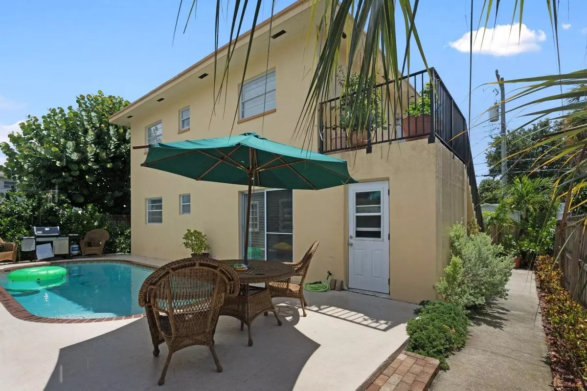Lake Worth Beach, FL 33460,216 S Ocean Breeze #1 Poolside