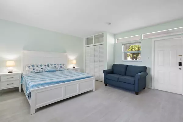 Fort Pierce, FL 34949,670 Hernando ST B