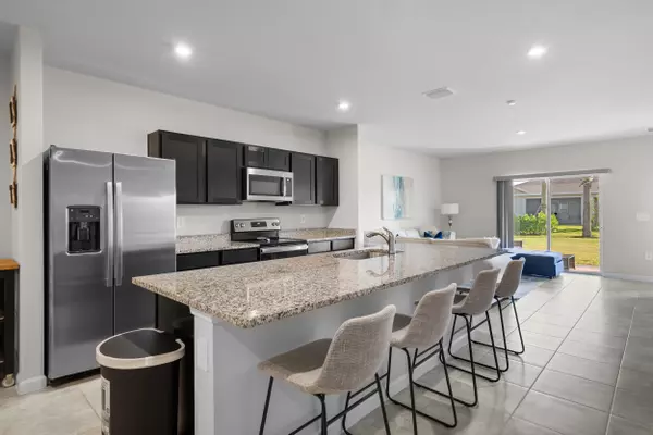 Fort Pierce, FL 34981,843 Persimmon PL