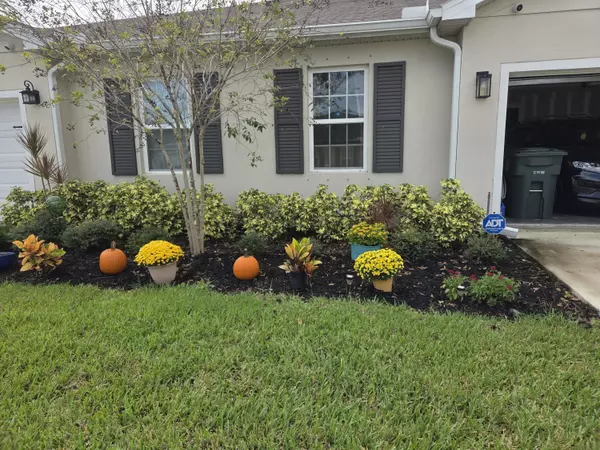 Fort Pierce, FL 34981,843 Persimmon PL