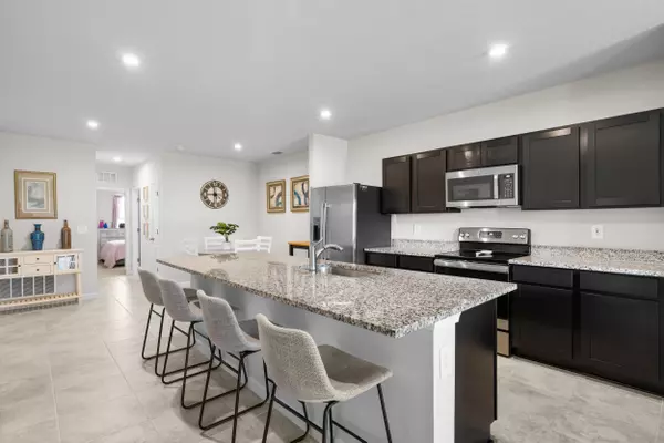 Fort Pierce, FL 34981,843 Persimmon PL