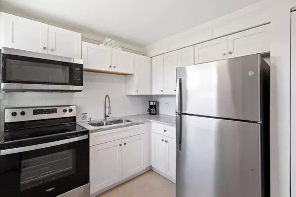 Fort Pierce, FL 34949,670 Hernando ST E