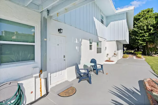 Fort Pierce, FL 34949,670 Hernando ST E