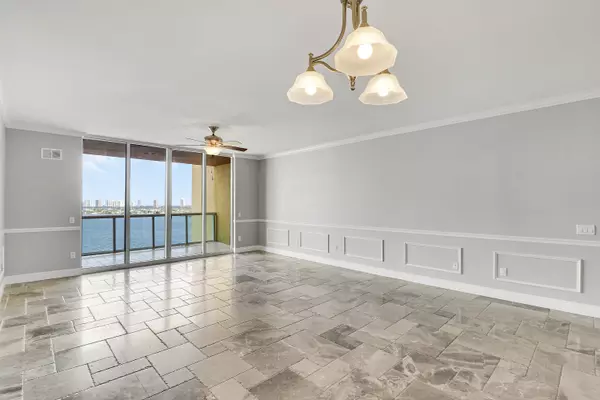 Riviera Beach, FL 33404,2650 Lake Shore DR 1105