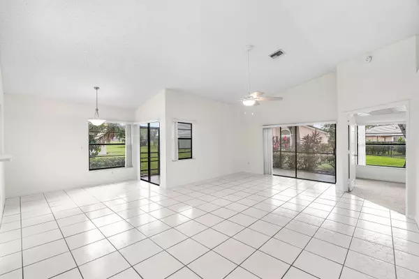 Lake Worth, FL 33467,8104 Covington CT