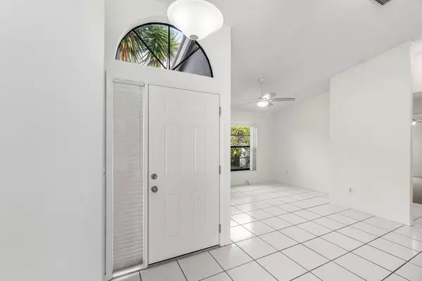 Lake Worth, FL 33467,8104 Covington CT