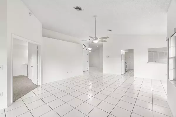 Lake Worth, FL 33467,8104 Covington CT