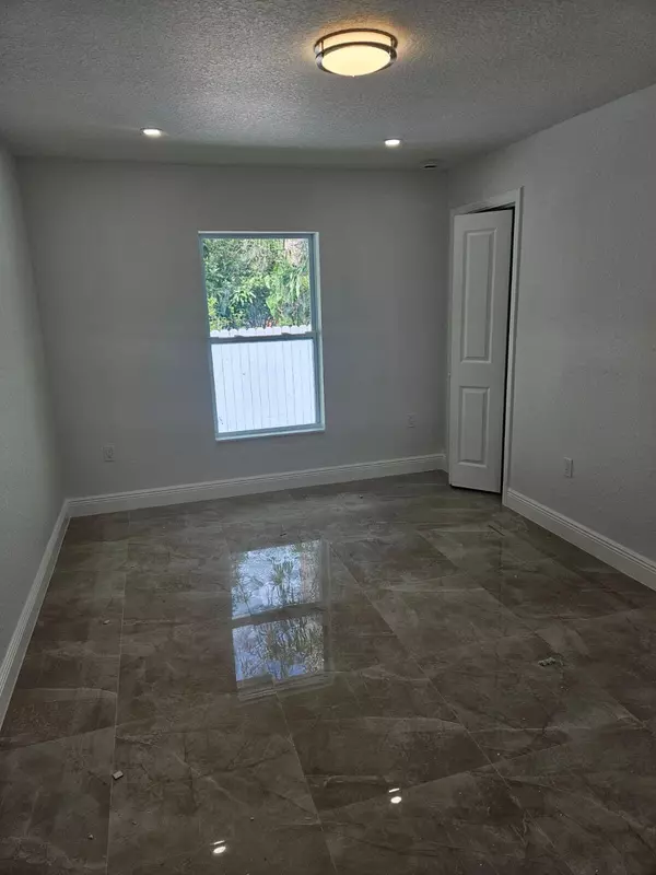 Delray Beach, FL 33484,5029 Sunrise BLVD