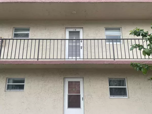 701 Lori DR 202, Palm Springs, FL 33461