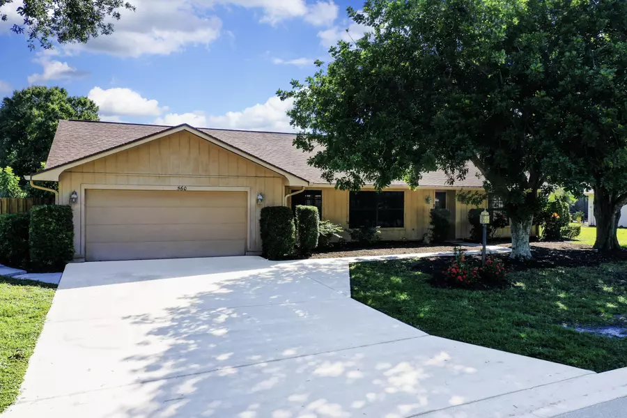 560 W Forest TRL, Vero Beach, FL 32962