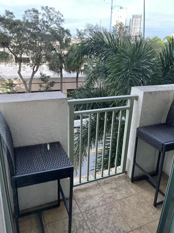 West Palm Beach, FL 33401,610 Clematis ST 304