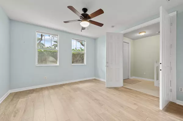 West Palm Beach, FL 33401,500 Pacific Grove DR 6