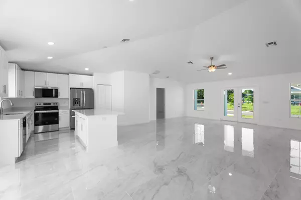 Port Saint Lucie, FL 34953,884 SW Thrift AVE