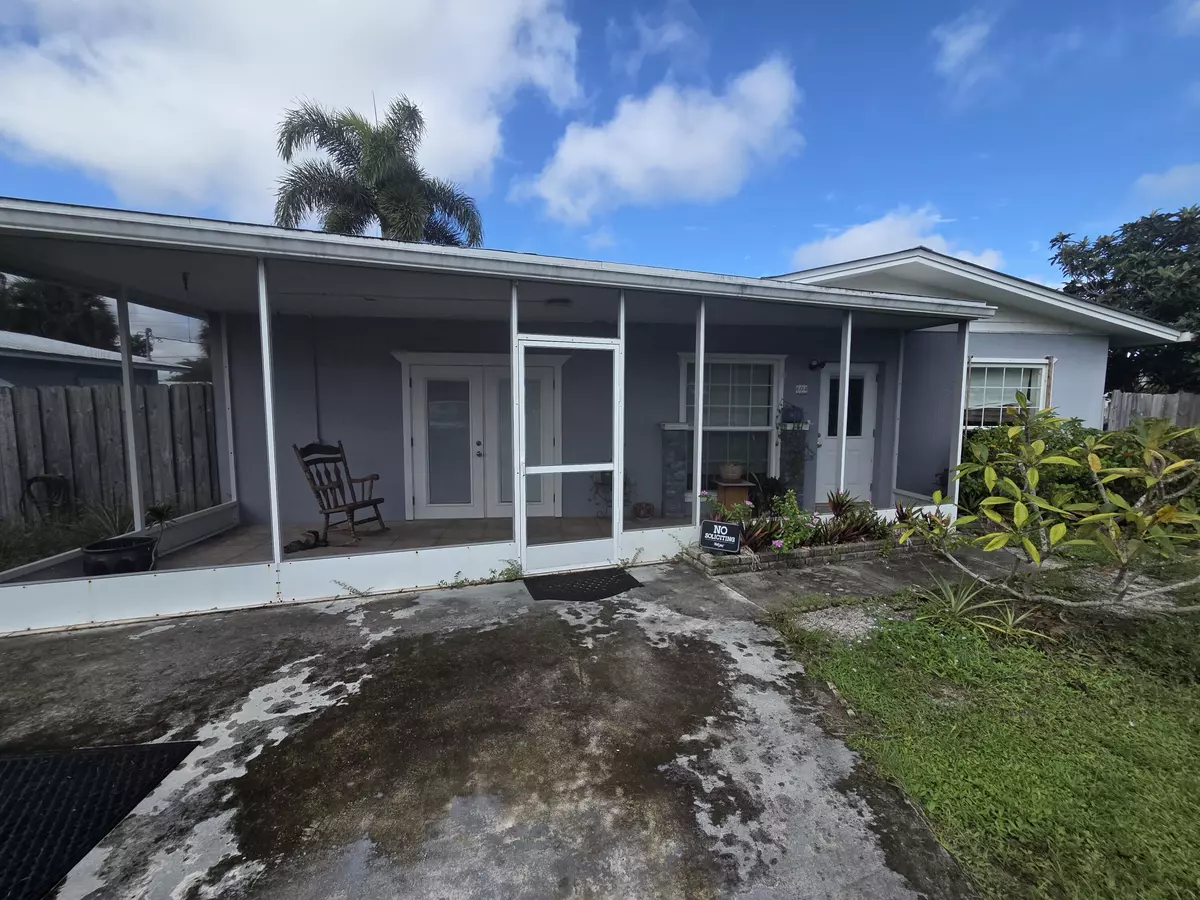 Stuart, FL 34996,604 SE Madison AVE