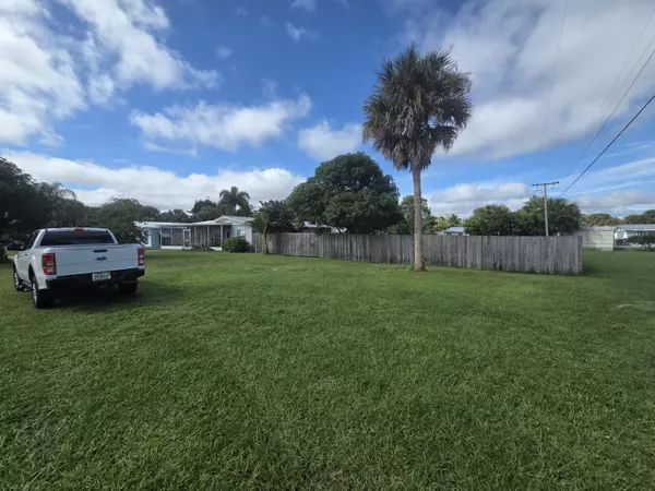 Stuart, FL 34996,604 SE Madison AVE