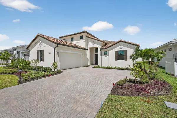 9512 St Germain DR, Palm Beach Gardens, FL 33412