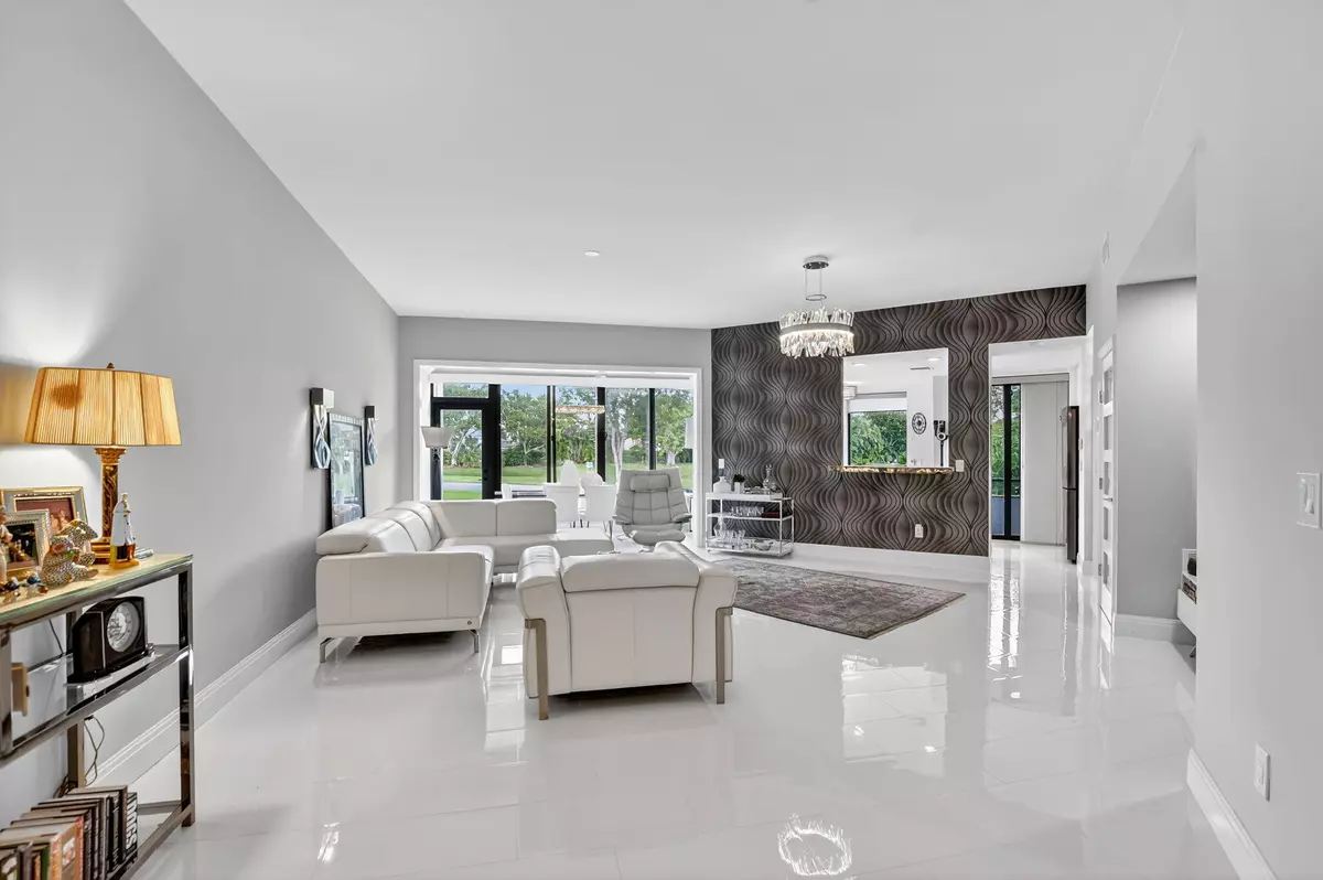 Boca Raton, FL 33433,7535 La Paz BLVD 105