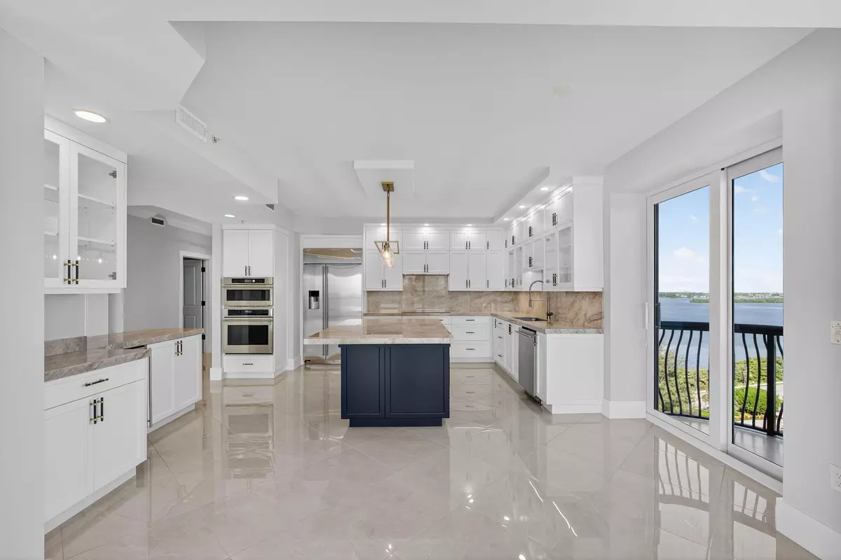 Singer Island, FL 33404,5150 N Ocean DR 1201