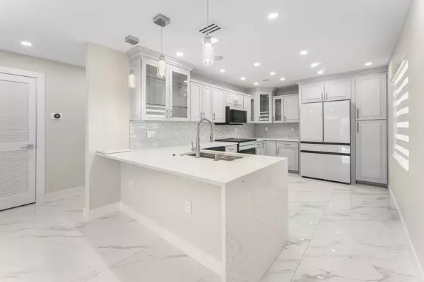 Lake Worth, FL 33463,6630 Spring Garden RUN