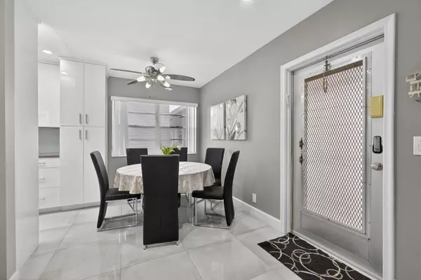 West Palm Beach, FL 33417,160 Easthampton G