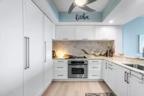 Riviera Beach, FL 33404,2650 Lake Shore DR 1202