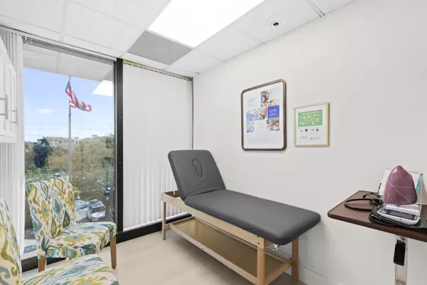 Boynton Beach, FL 33426,1301 N Congress AVE 310-C