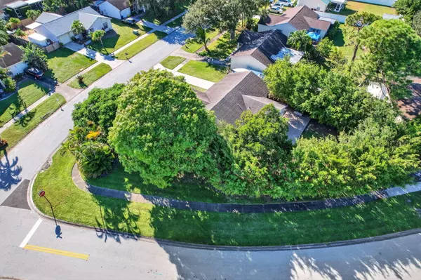 Jupiter, FL 33458,130 Lakeside CIR